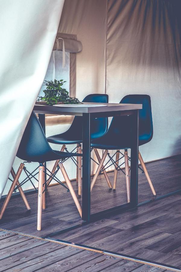 Hotel Glamping Pod Gwiazdami Pietrusza Wola Extérieur photo